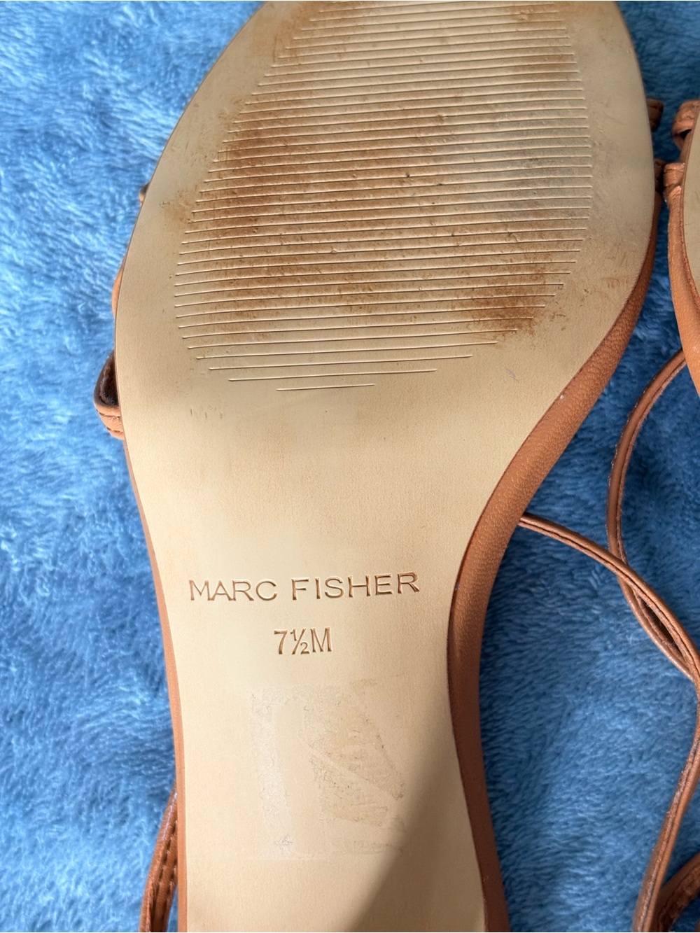 Marc Fisher Tan Strappy Kitten Heel Sandals Size 7.5M - Picture 4 of 4